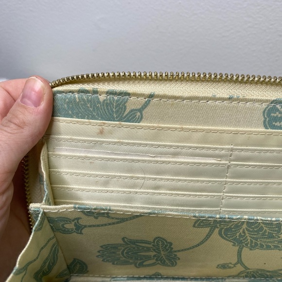 Spartina 449 Bamboo-Chic Multiphone Crossbody Bag - Picture 9 of 10